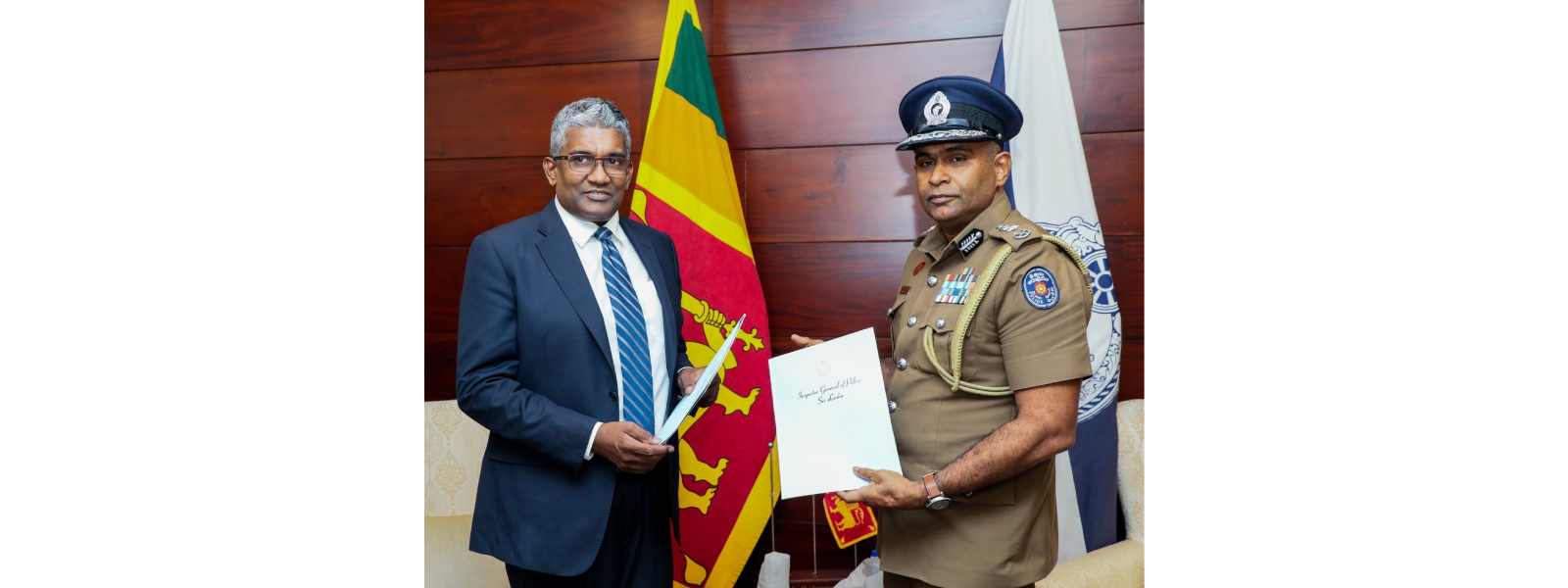 මුදල් විශුද්ධිකරණය මැඩපැවැත්වීමට ගිවිසුමකට අත්සන්.